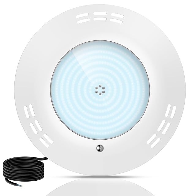 Lampada da piscina LED piatta annegata nella resina LyLmLe, montata sulla parete di una vasca senza nicchia